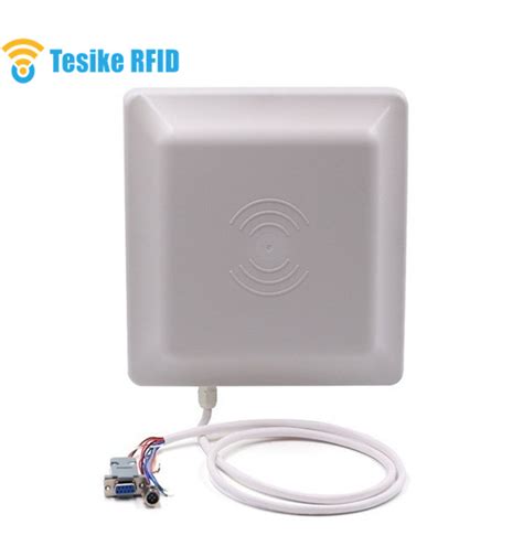 A UHF mobile RFID reader IC with self